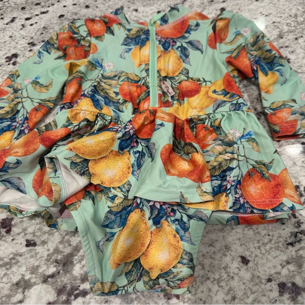 Posh Peanut lucia rashguard 1pc swimsuit 18-24‎